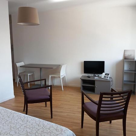 Residence Services Seniors Espace Et Vie 勒芒 外观 照片