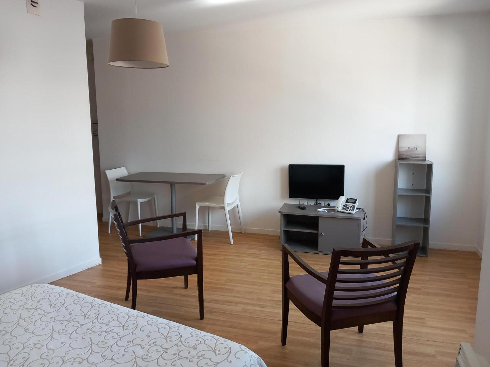 Residence Services Seniors Espace Et Vie 勒芒 外观 照片